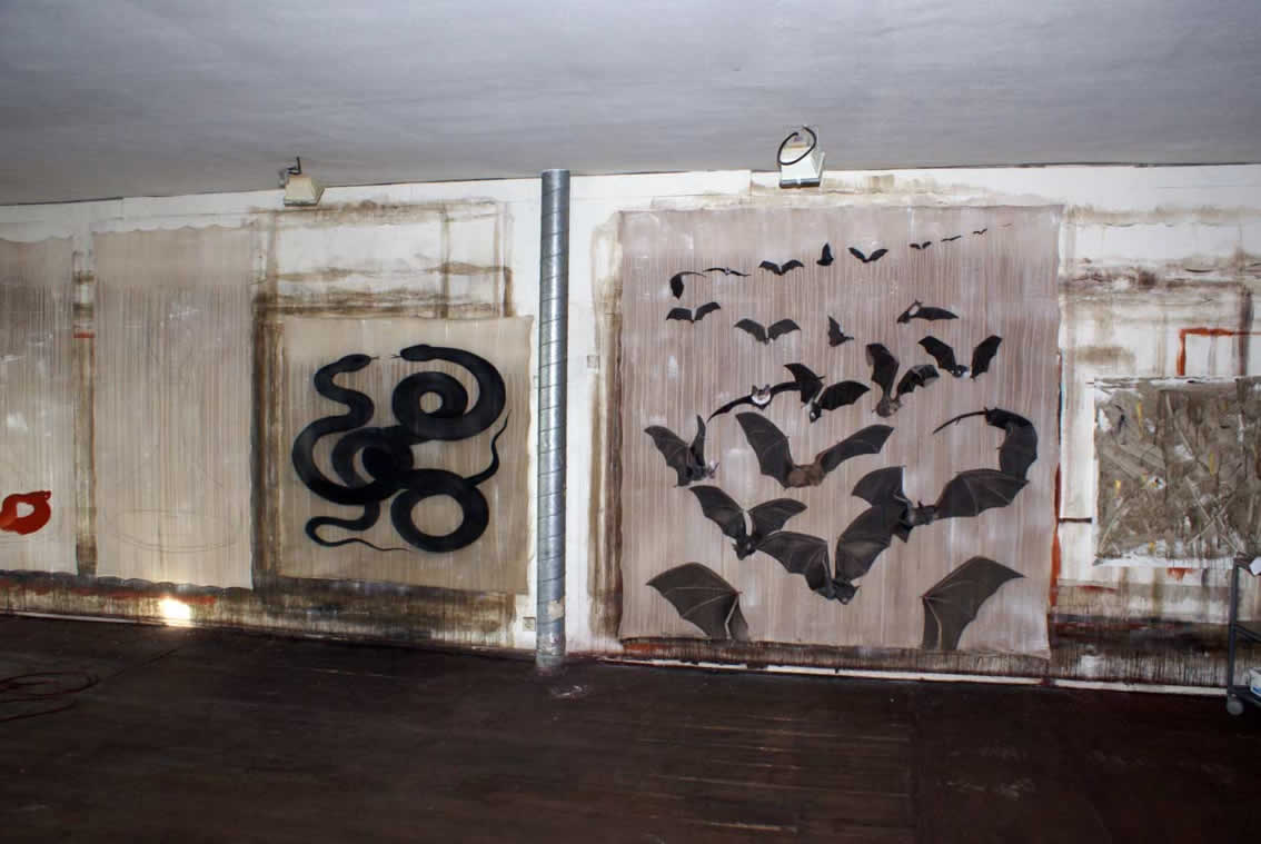 Atelier bats chauve-souris-envol-de-chauves-serpents-noirs Thierry Bisch artiste peintre contemporain animaux tableau art  nature biodiversité conservation 